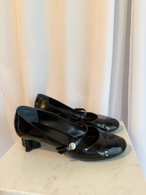 ✨ Louis Vuitton Uniform Patent Leather Mary Jane Heels – Size 37.5 ✨